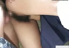 Naughty japoński paski i spróbować filmy porno z mamuśkami w erotycznej odzieży przed kamerą