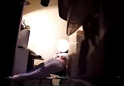 Czarny lesbijki perform ustny seks na the tapczan sex filmiki z mamuśkami