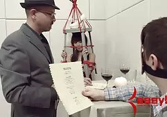 Na łóżku facet penetruje kutasa w szczelinę, seks filmy z mamuskami która tnie swojego kochanka