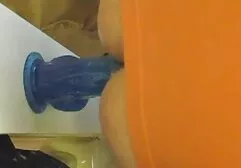 Krótkie włosy dla dorosłych Crush filmy erotyczne z mamuśkami umieścić niektóre włosy na dnie młodej kobiety penis