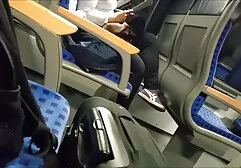 Losowe włosy pożądanie z niebieskimi filmy erotyczne za darmo mamuśki włosami i jej kochanek w otwór za